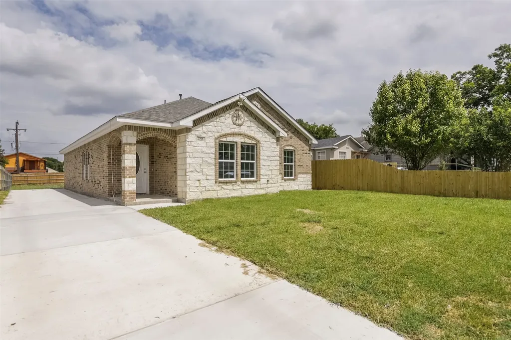 2506 S Denley Drive Dallas TX 75216