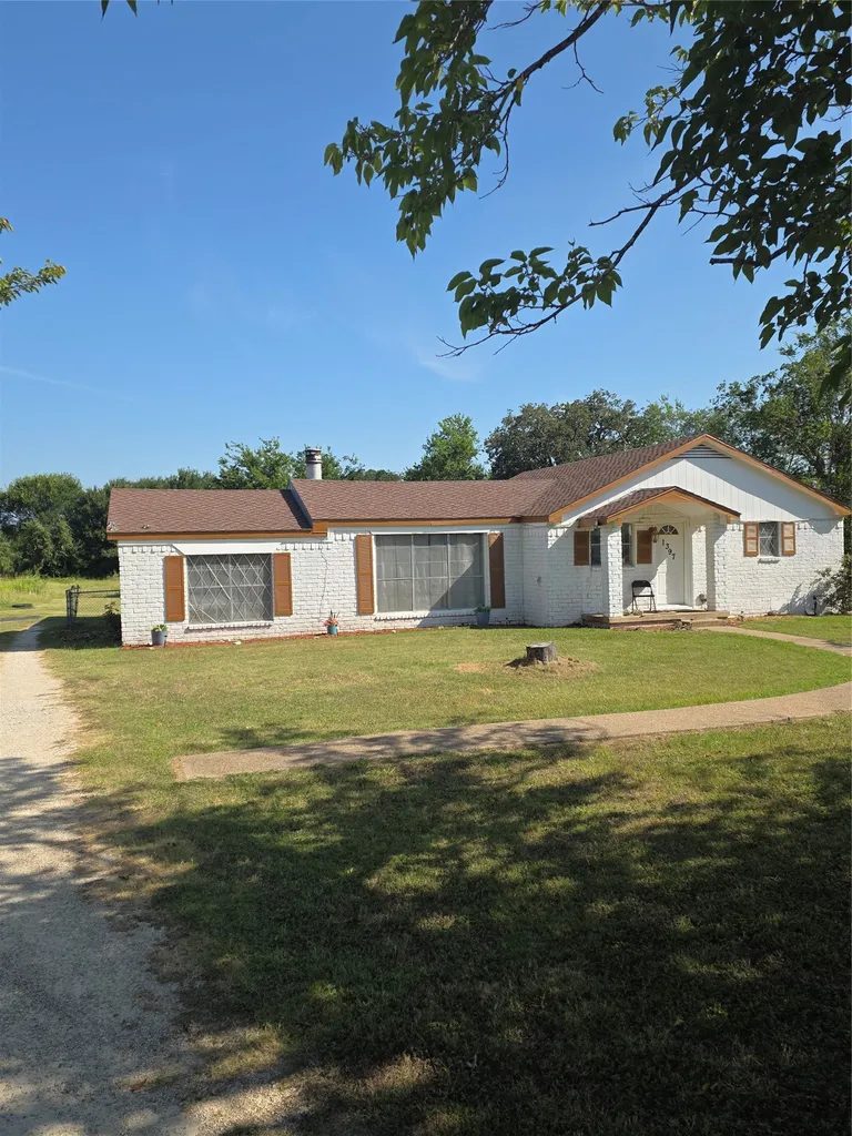1397 E Central Lorena TX 76655