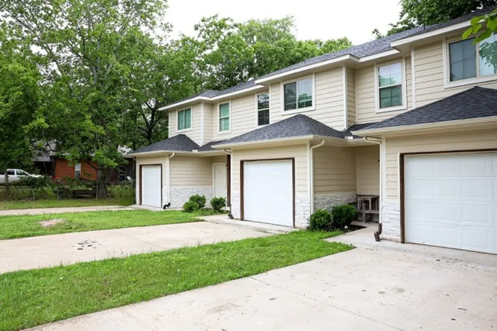 802 S 5th Street Bonham TX 75418