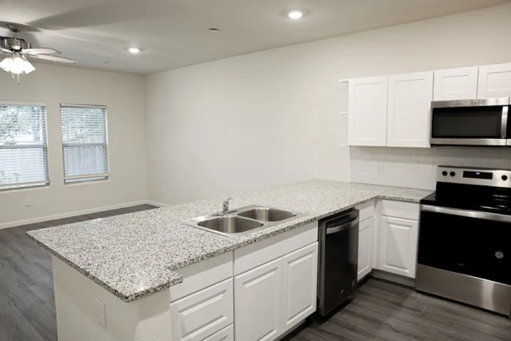 802 S 5th Street Bonham TX 75418