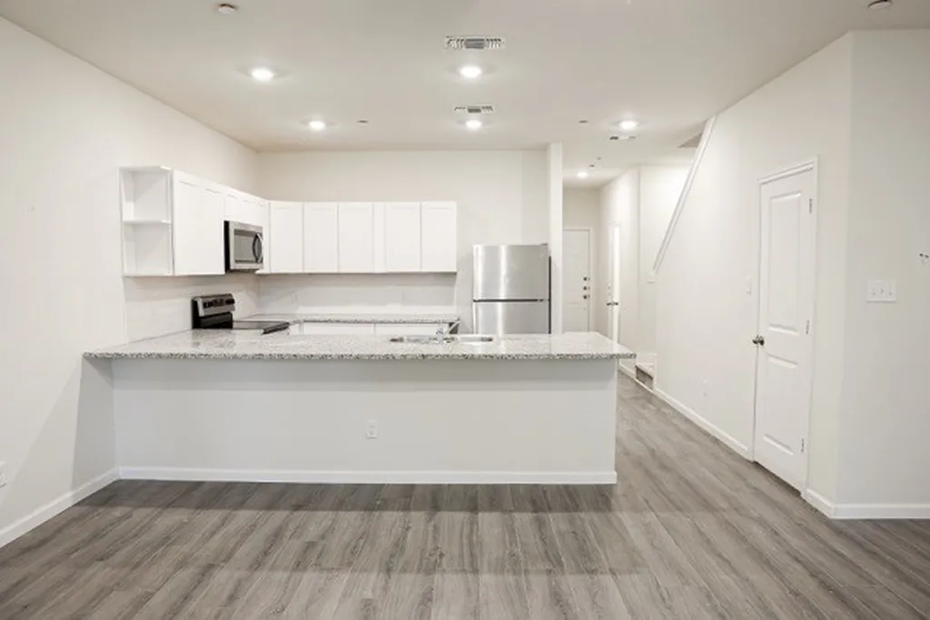 802 S 5th Street Bonham TX 75418