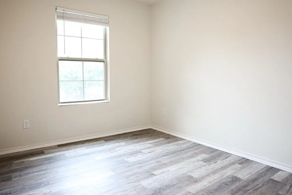 802 S 5th Street Bonham TX 75418