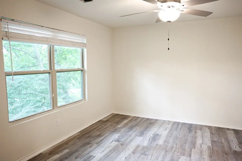 802 S 5th Street Bonham TX 75418