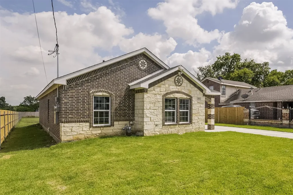 2614 Marjorie Avenue Dallas TX 75216