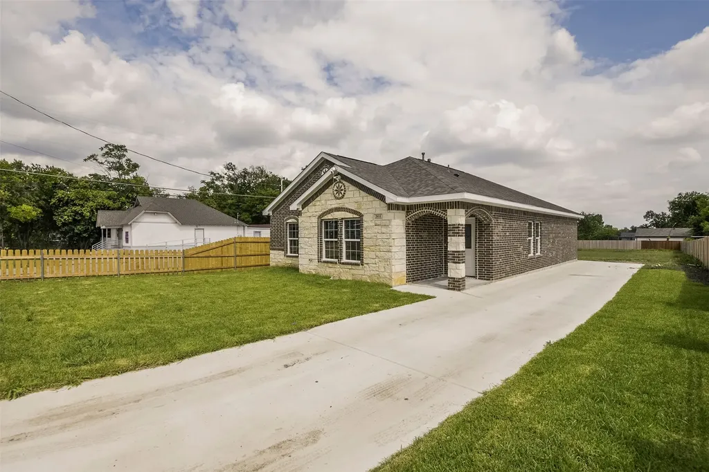 2614 Marjorie Avenue Dallas TX 75216