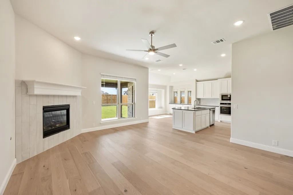 204 Sweetwater Drive Commerce TX 75428