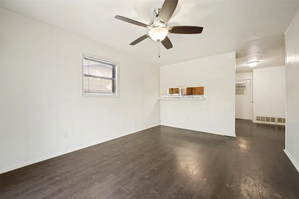 712 Chisholm Trail Denton TX 76209