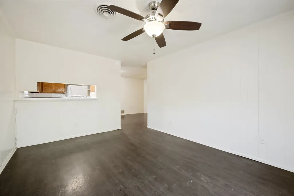 712 Chisholm Trail Denton TX 76209