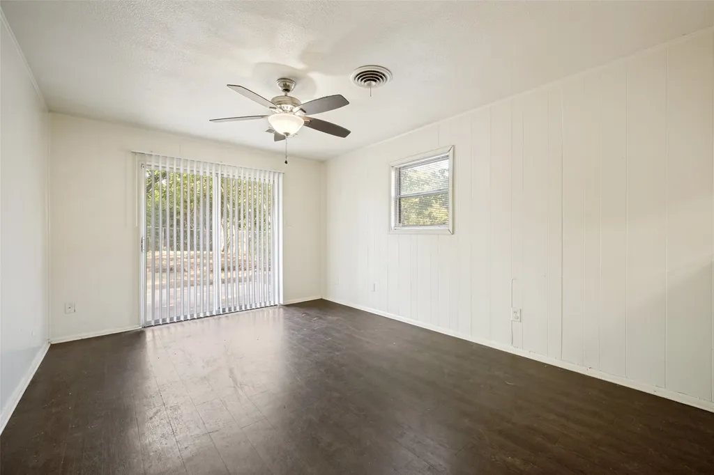 712 Chisholm Trail Denton TX 76209