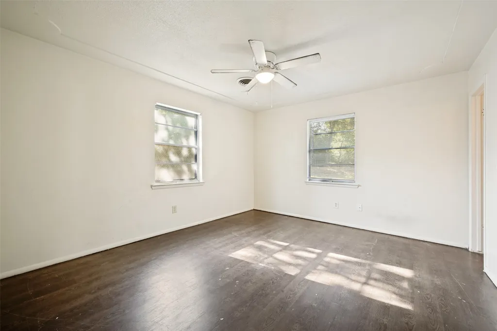 712 Chisholm Trail Denton TX 76209