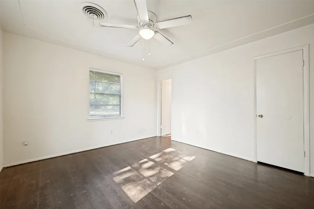 712 Chisholm Trail Denton TX 76209