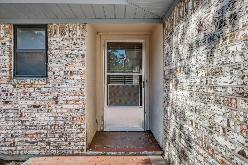 712 Chisholm Trail Denton TX 76209