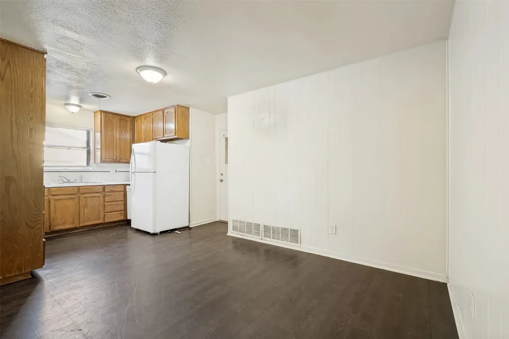 712 Chisholm Trail Denton TX 76209
