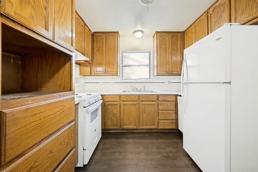 712 Chisholm Trail Denton TX 76209
