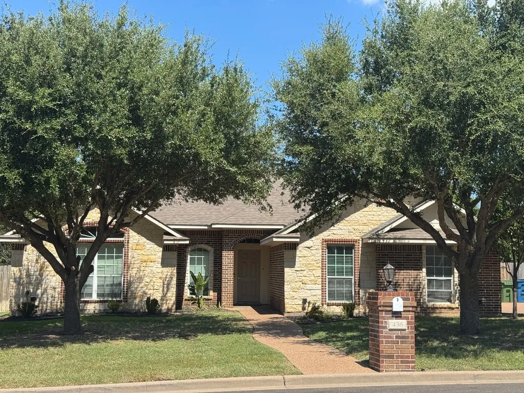 436 W Wall Street Hewitt TX 76643