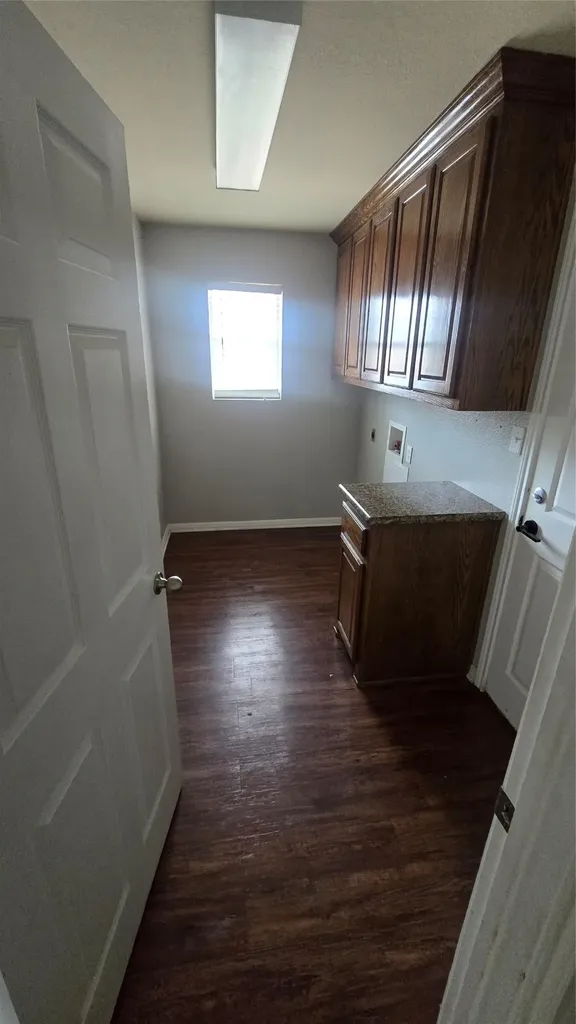 436 W Wall Street Hewitt TX 76643