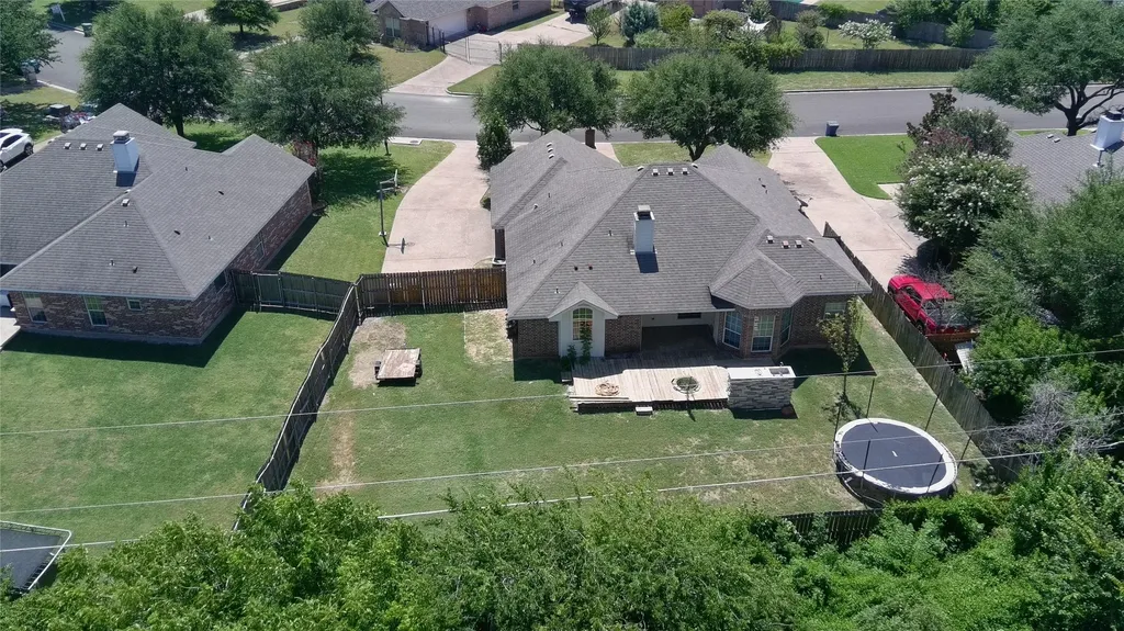 436 W Wall Street Hewitt TX 76643
