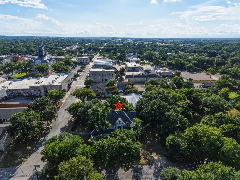 221 E Bridge Street Granbury TX 76048