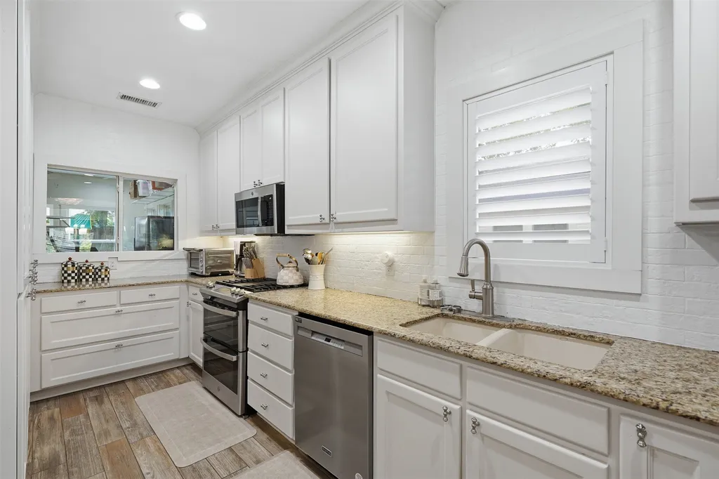 2208 Western Avenue Fort Worth TX 76107