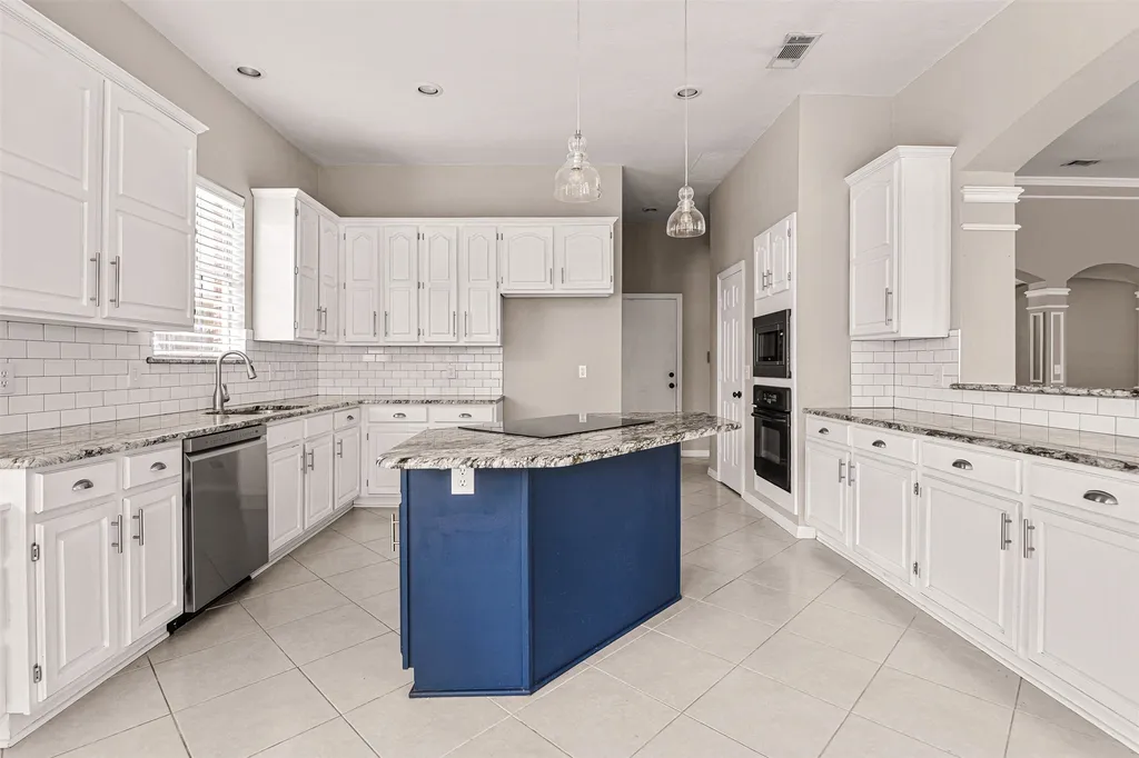 407 Dorcas Lane Arlington TX 76013