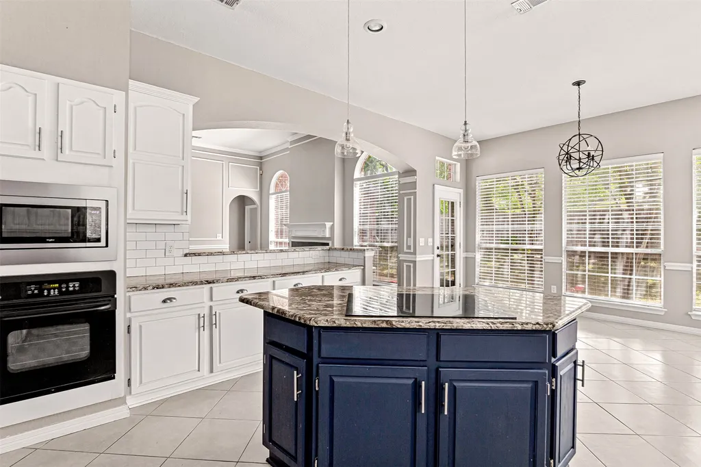 407 Dorcas Lane Arlington TX 76013