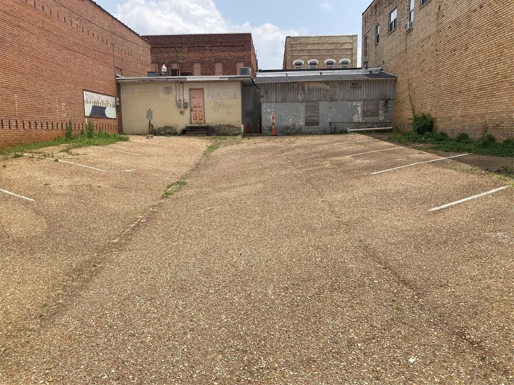112 N Monroe Street Minden LA 71055