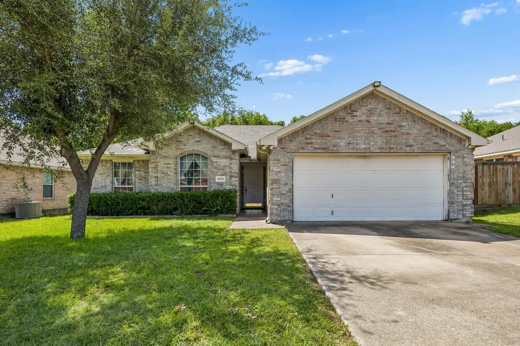 4501 Waterbird Lane Garland TX 75043