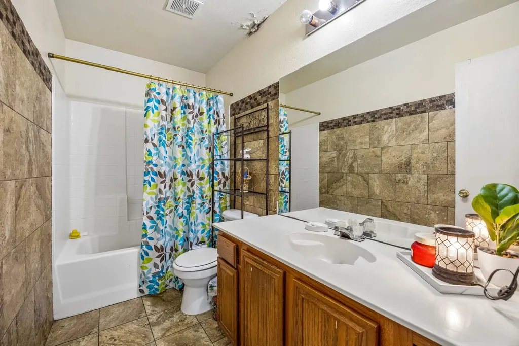 4501 Waterbird Lane Garland TX 75043