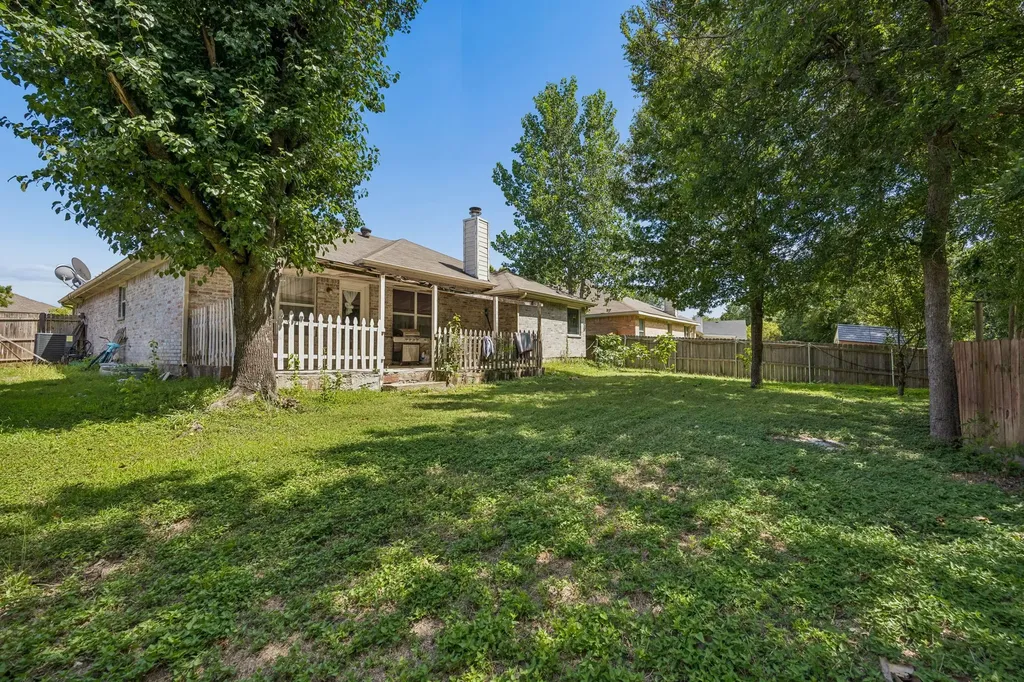 4501 Waterbird Lane Garland TX 75043