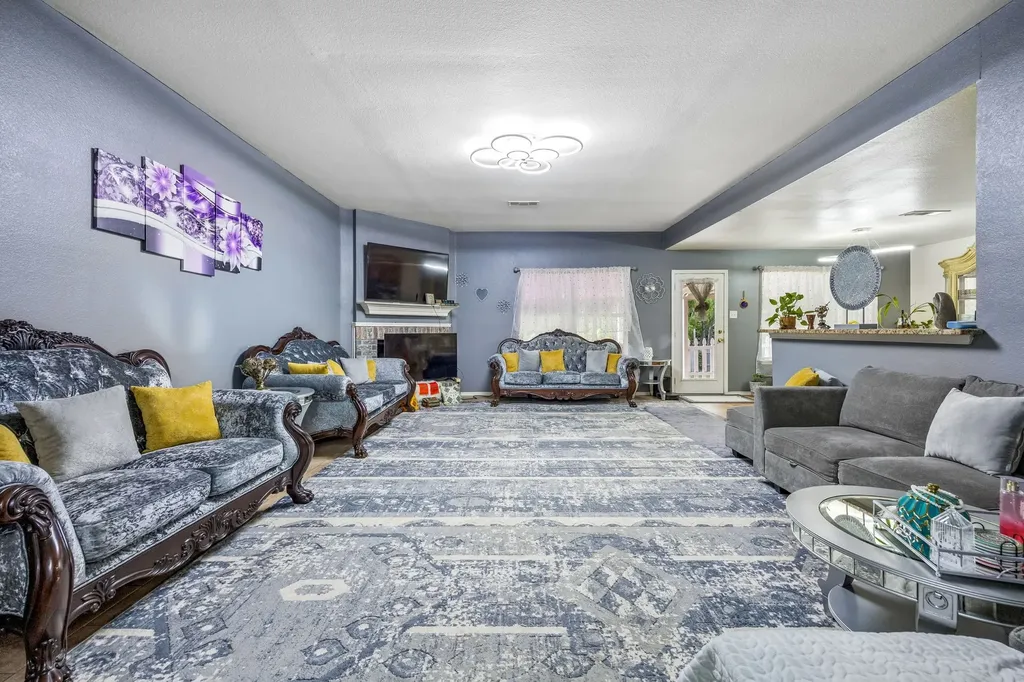 4501 Waterbird Lane Garland TX 75043