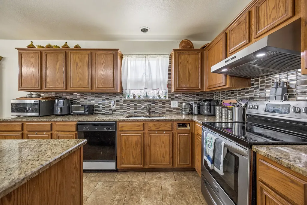 4501 Waterbird Lane Garland TX 75043