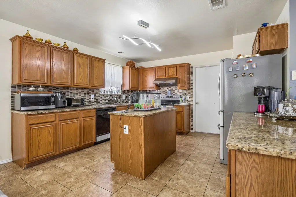 4501 Waterbird Lane Garland TX 75043