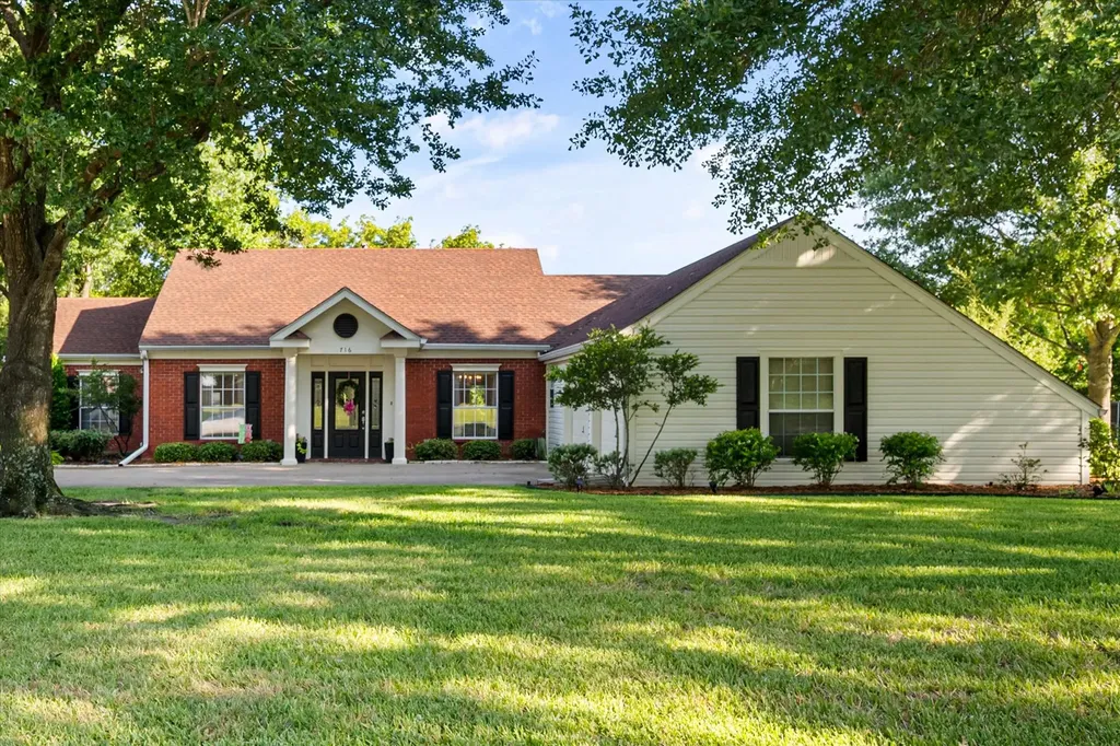 716 Meadow Drive Corsicana TX 75110
