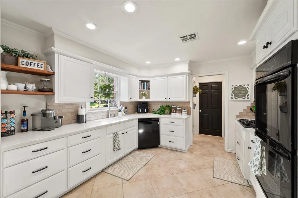 716 Meadow Drive Corsicana TX 75110