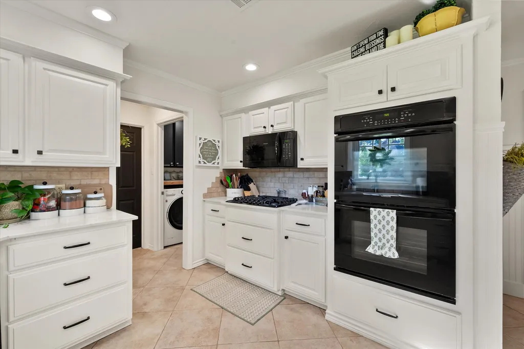 716 Meadow Drive Corsicana TX 75110