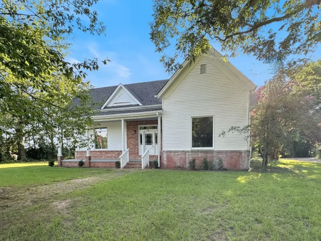 101 Baker Street Naples TX 75568