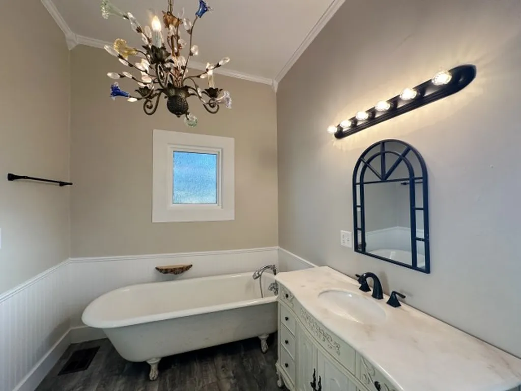 101 Baker Street Naples TX 75568