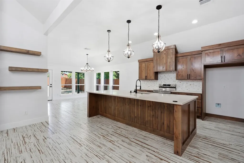 907 Renfro Drive White Settlement TX 76108