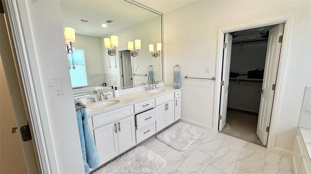 4233 Watercourse Drive Fort Worth TX 76109