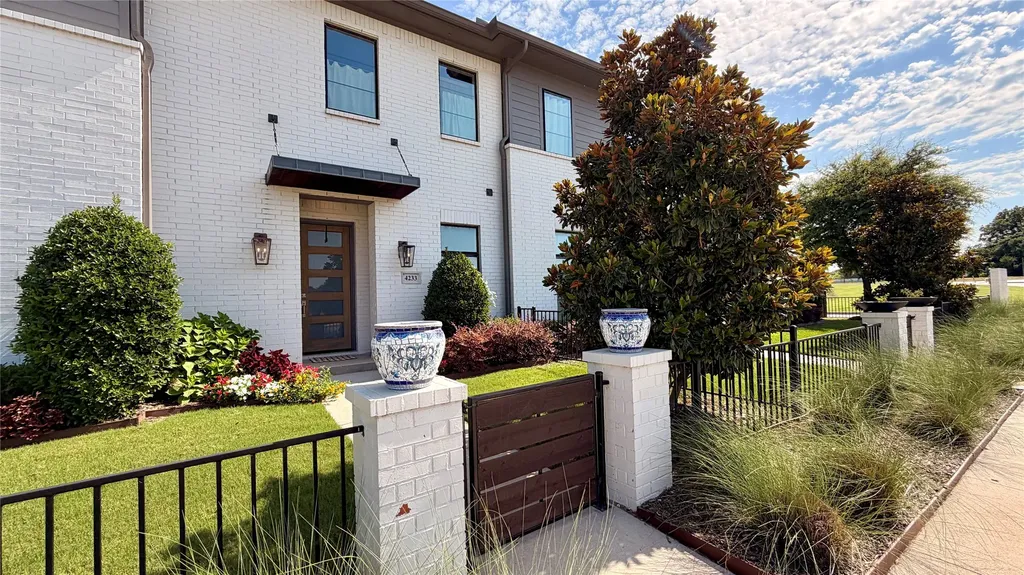 4233 Watercourse Drive Fort Worth TX 76109