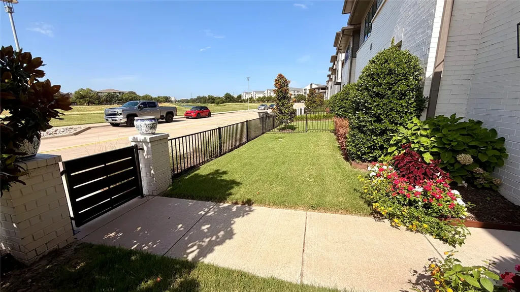 4233 Watercourse Drive Fort Worth TX 76109