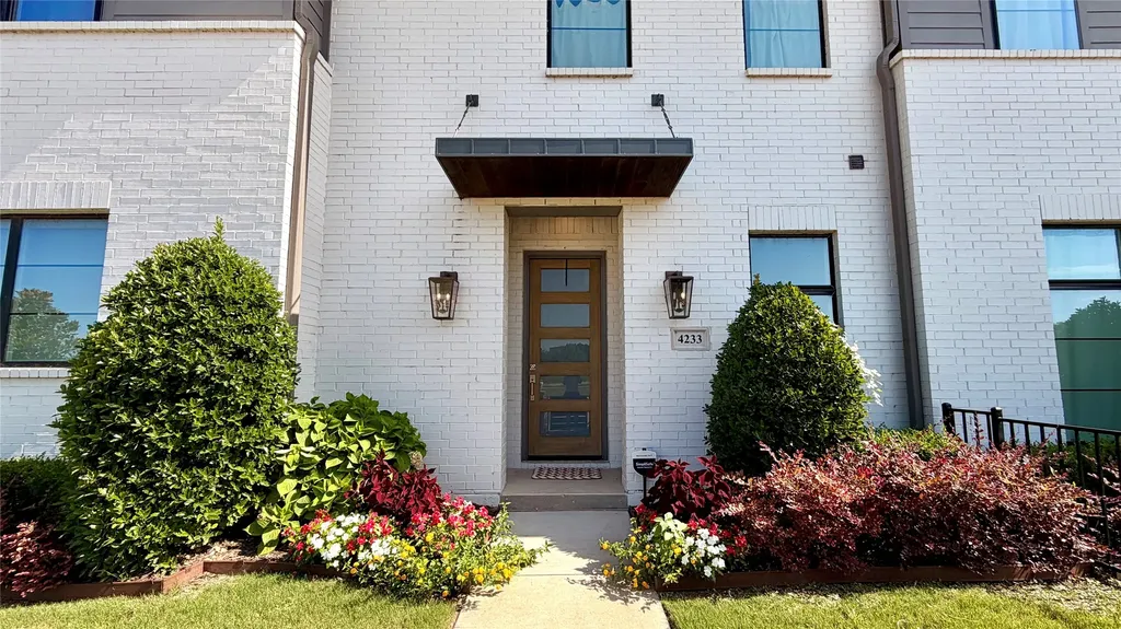 4233 Watercourse Drive Fort Worth TX 76109