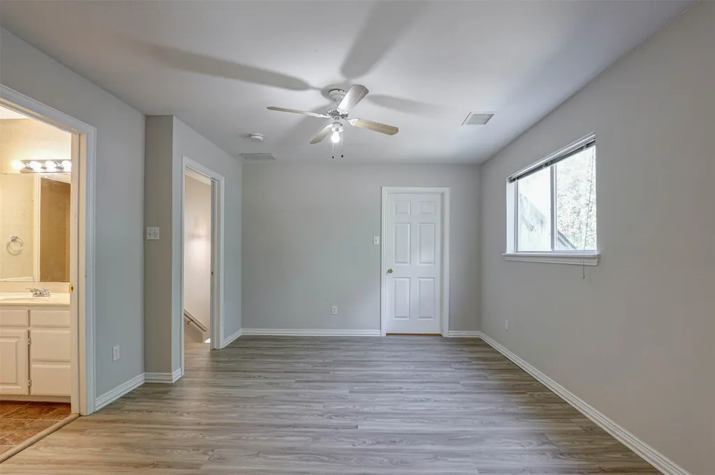 104 W Ash Lane Euless TX 76039