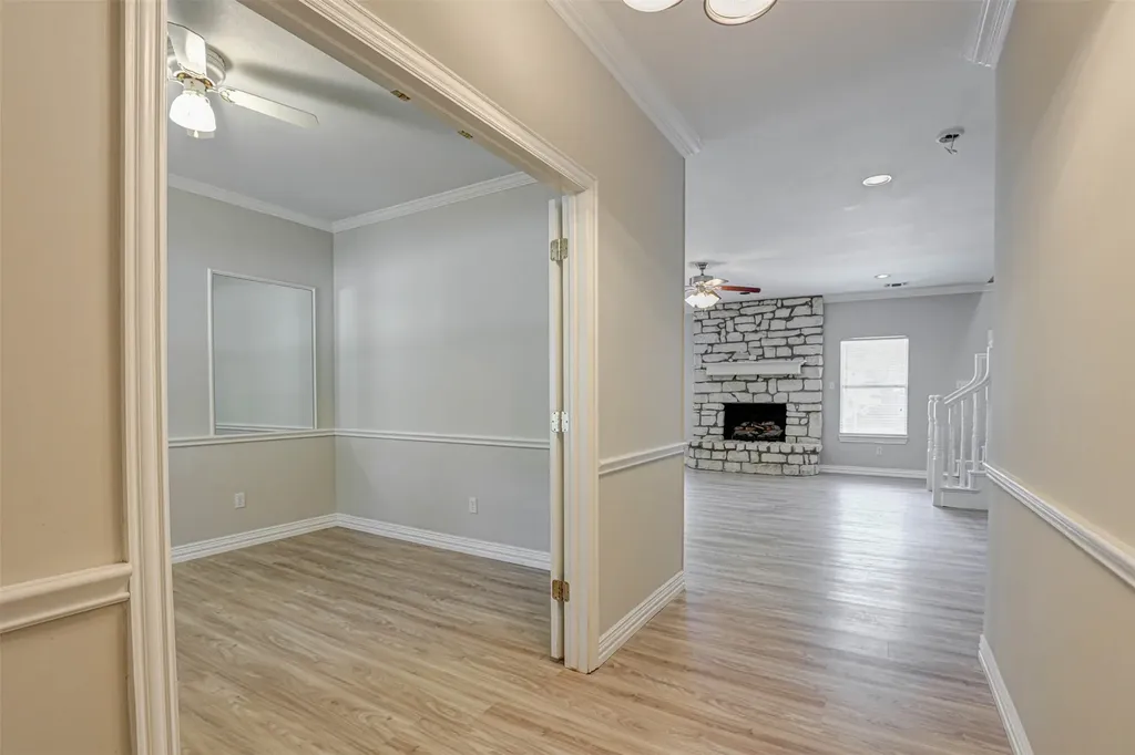 104 W Ash Lane Euless TX 76039
