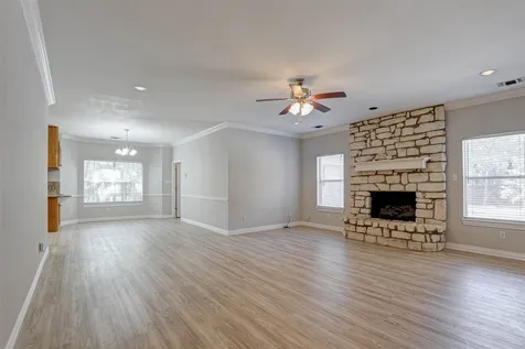 104 W Ash Lane Euless TX 76039