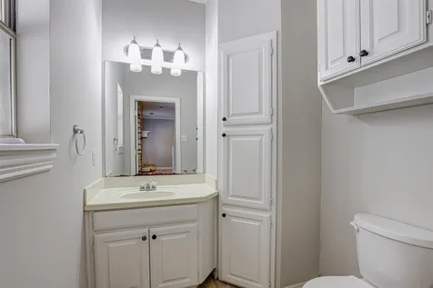 104 W Ash Lane Euless TX 76039