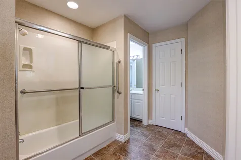 104 W Ash Lane Euless TX 76039