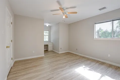 104 W Ash Lane Euless TX 76039