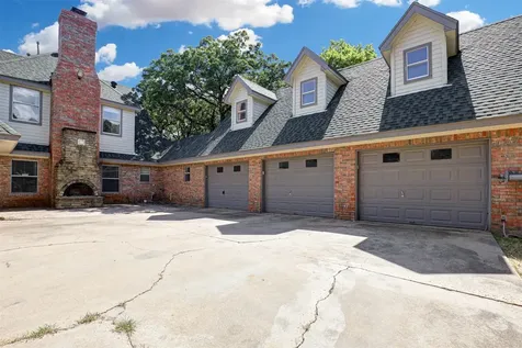 104 W Ash Lane Euless TX 76039