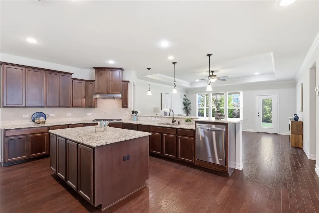 2554 Luna Vista Lane Frisco TX 75036